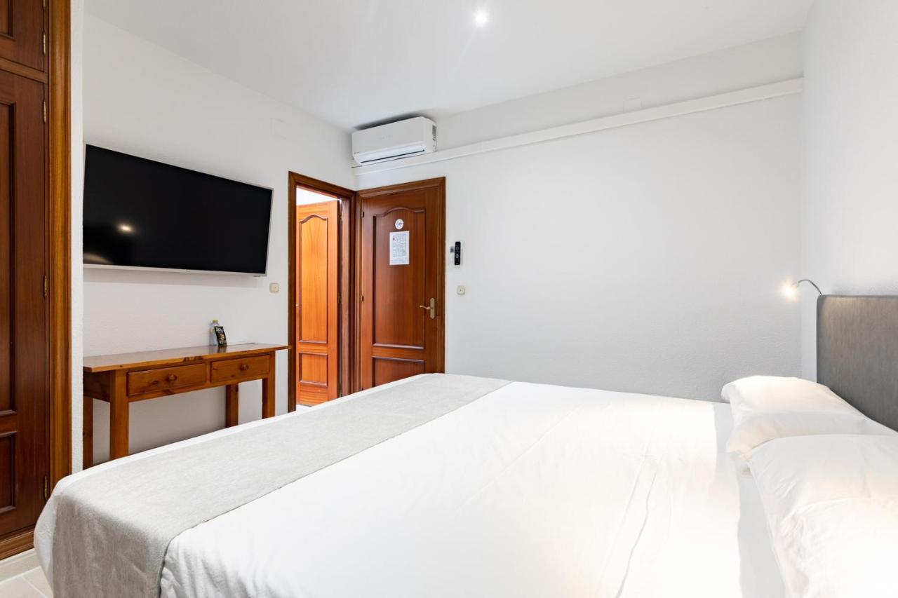 Hostal La Costa Эль-Эхидо Экстерьер фото