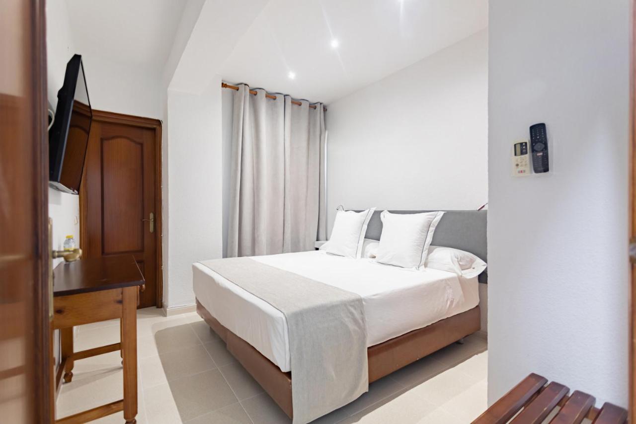 Hostal La Costa Эль-Эхидо Экстерьер фото